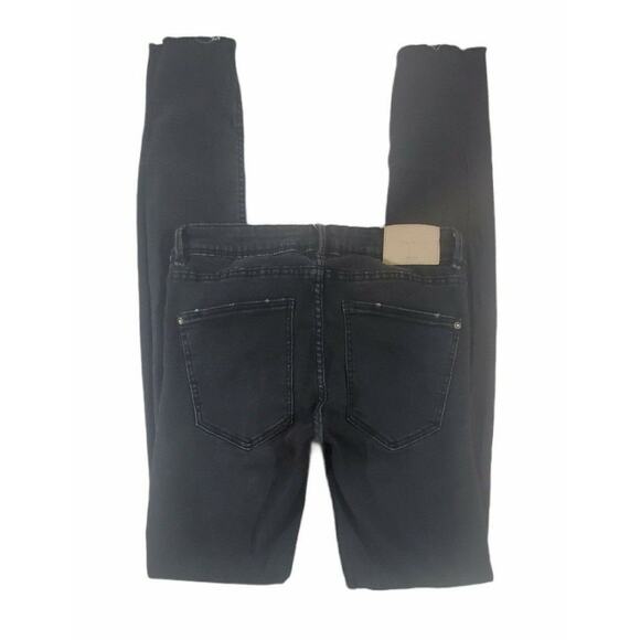 Zara Trafaluc Jeans 4 Womens Black Light Distressed Low Rise Raw Hem Skinny - Picture 2 of 5